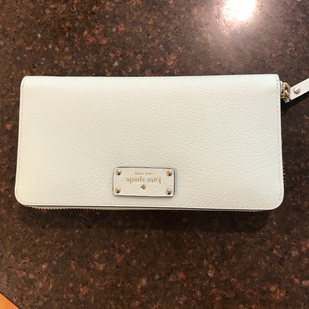 Kate Spade Wallet - Picture 2 of 4